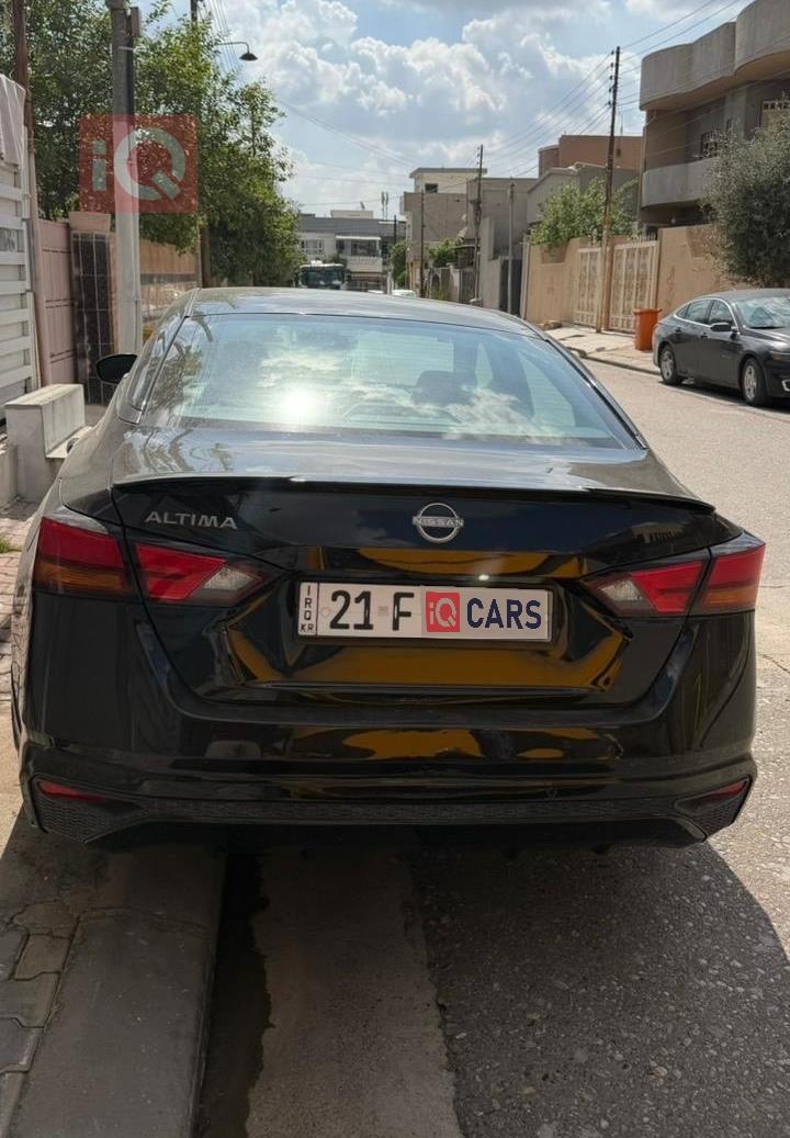 نيسان ألتيما